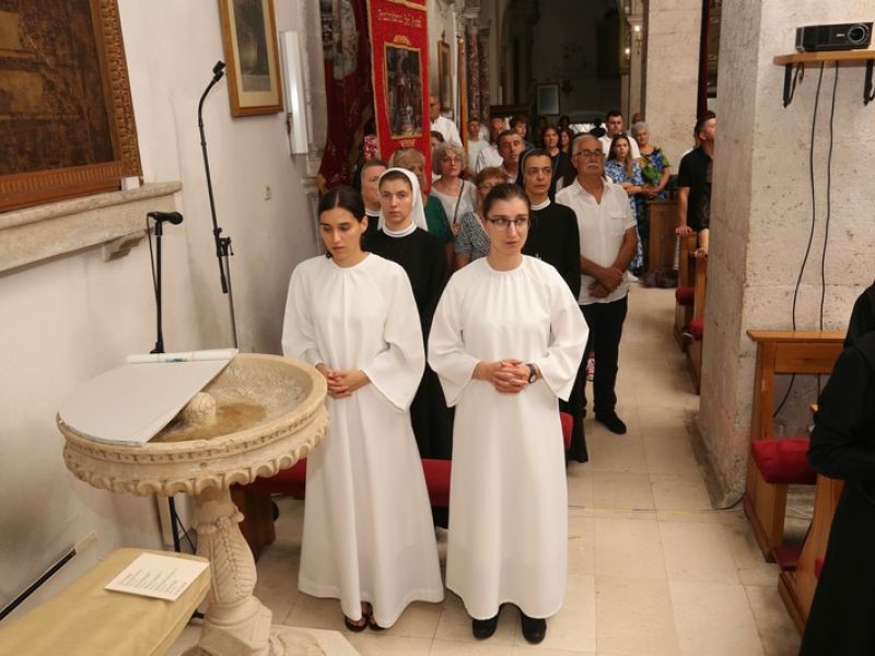 Redovničke svečanosti sestara Kćeri Milosrđa u Blatu na Korčuli