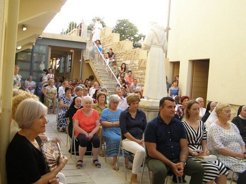 Osmi dan devetnice bl. Mariji Propetog Isusa Petković