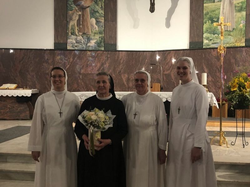 Obiteljska proslava redovničkog posvećenja s. M. Lee Brusač