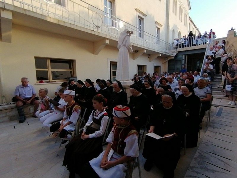 Deveti dan devetnice bl. Mariji Propetog Isusa Petković