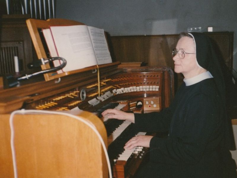 s. M. Jelena Medved (1928.-2024.)
