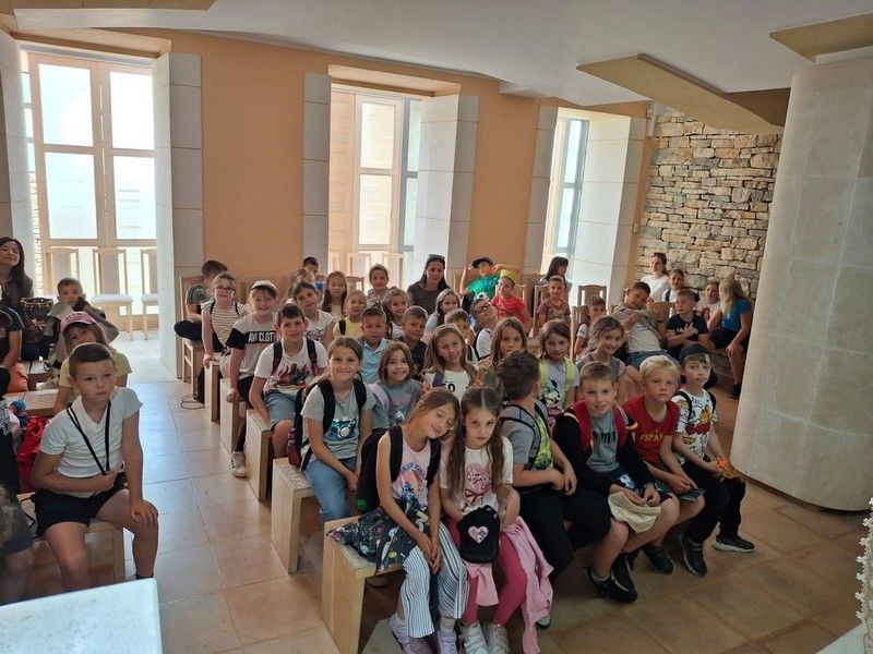 Mali hodočasnici iz Korčule i Lumbarde u pohodu svetištu bl. Marije Propetog Petković u Blatu