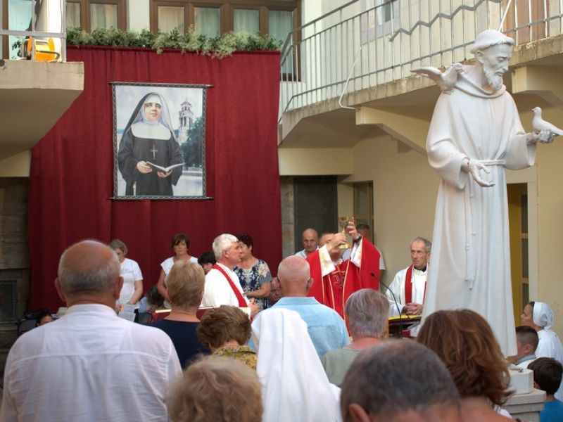 Četvrti dan devetnice: Pozvani biti vjerodostojni svjedoci Krista Raspetoga i Uskrsloga