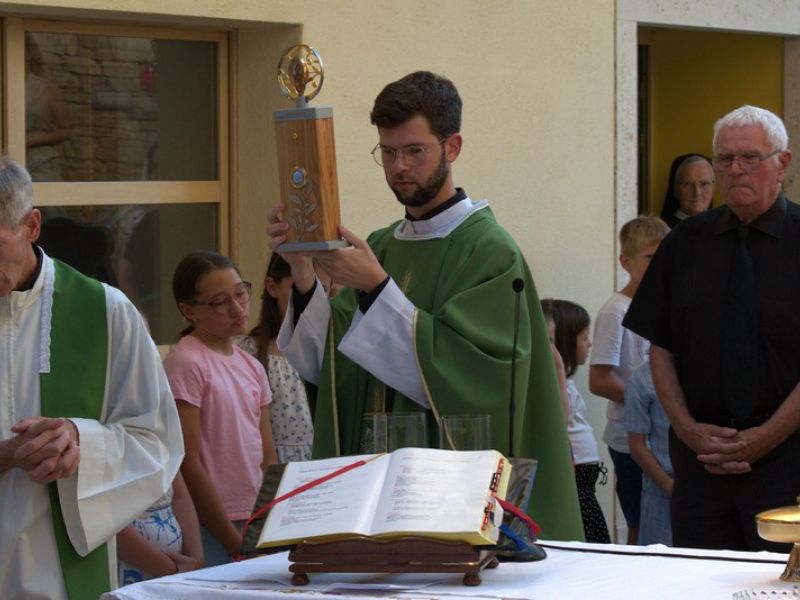U školi Blaženice: Peti dan devetnice u znaku krunice i obiteljske molitve U školi Blaženice: Peti dan devetnice u znaku krunice i obiteljske molitve