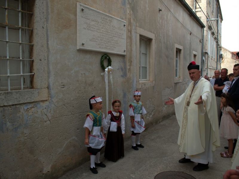 Molitvom, procesijom i euharistijskim slavljem zaključen deveti dan devetnice Molitvom, procesijom i euharistijskim slavljem zaključen deveti dan devetnice