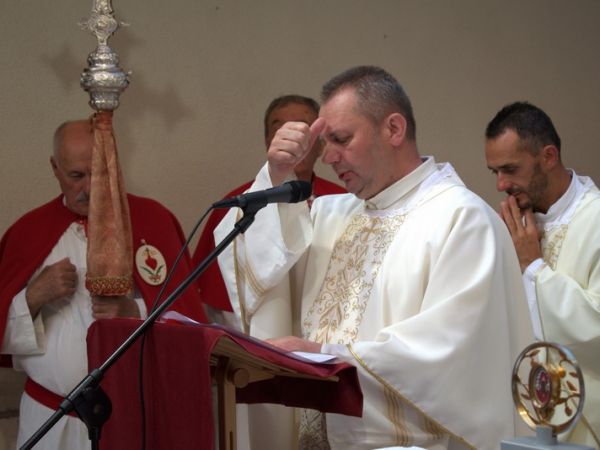 Molitvom, procesijom i euharistijskim slavljem zaključen deveti dan devetnice
