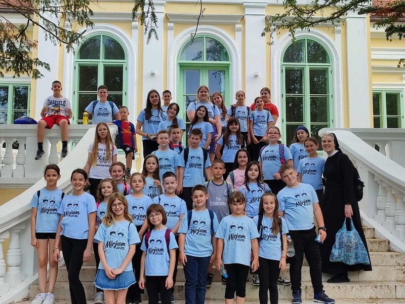Valpovačka djeca na »Zlatnoj harfi« u Viljevu